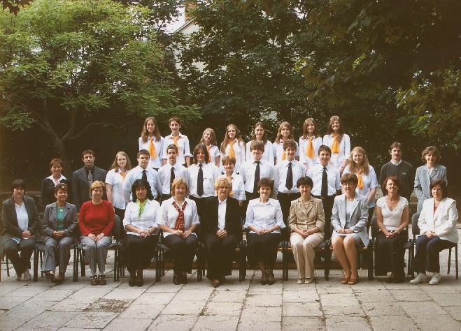 Elmlt,mint szz ms pillanat,s tudjuk mgis mlhatatlan,mert szvek rzik,nem szavak.